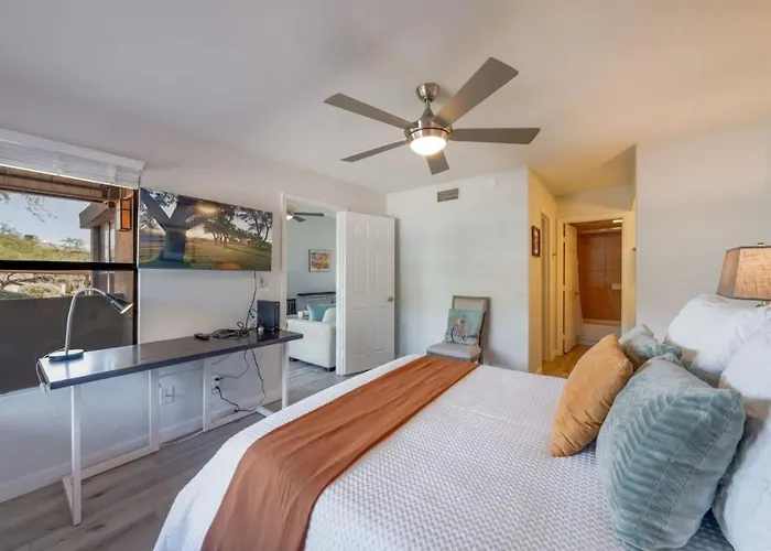 Holiday home Heated Pool, East Near Sabino Canyon, 2 Bedroom 2 Ba