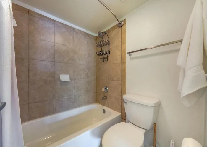 Heated Pool, East Near Sabino Canyon, 2 Bedroom 2 Ba