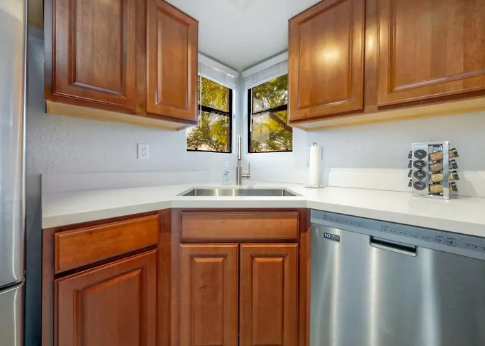 Heated Pool, East Near Sabino Canyon, 2 Bedroom 2 Ba Holiday home *